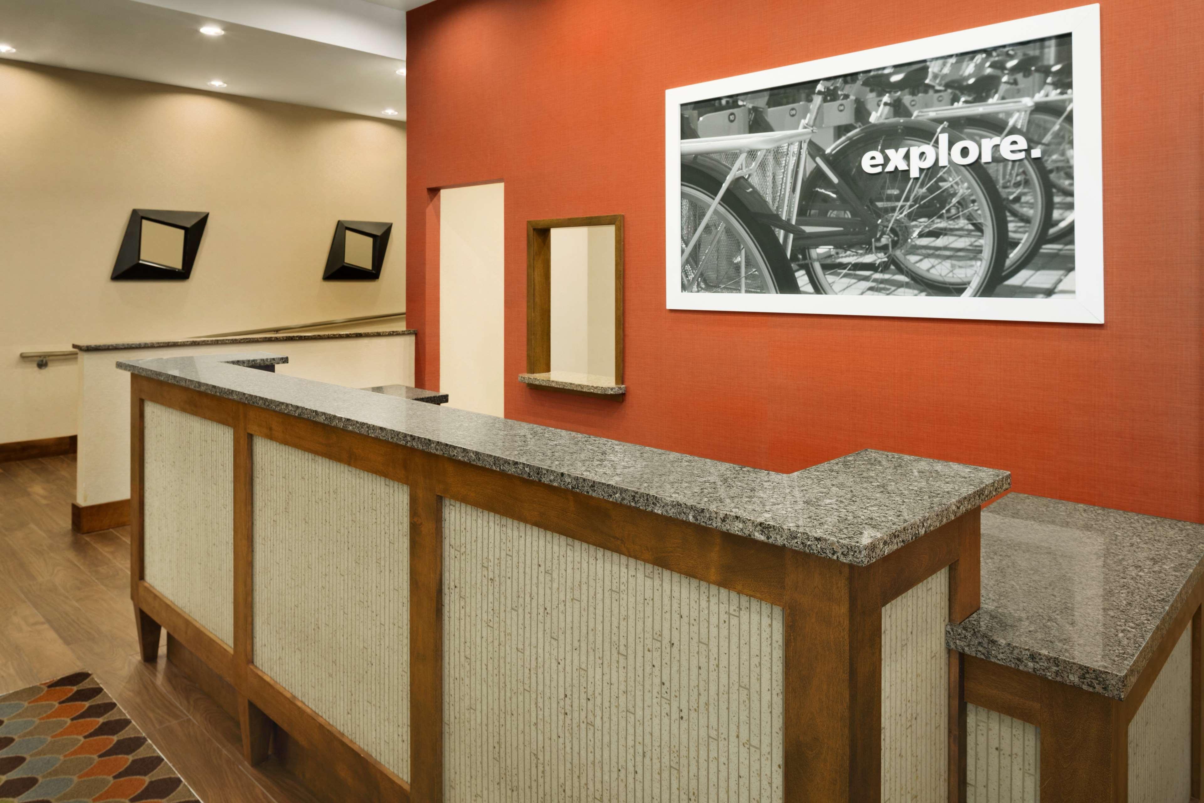 Hampton Inn And Suites Clayton/St. Louis-Galleria Area Bagian luar foto