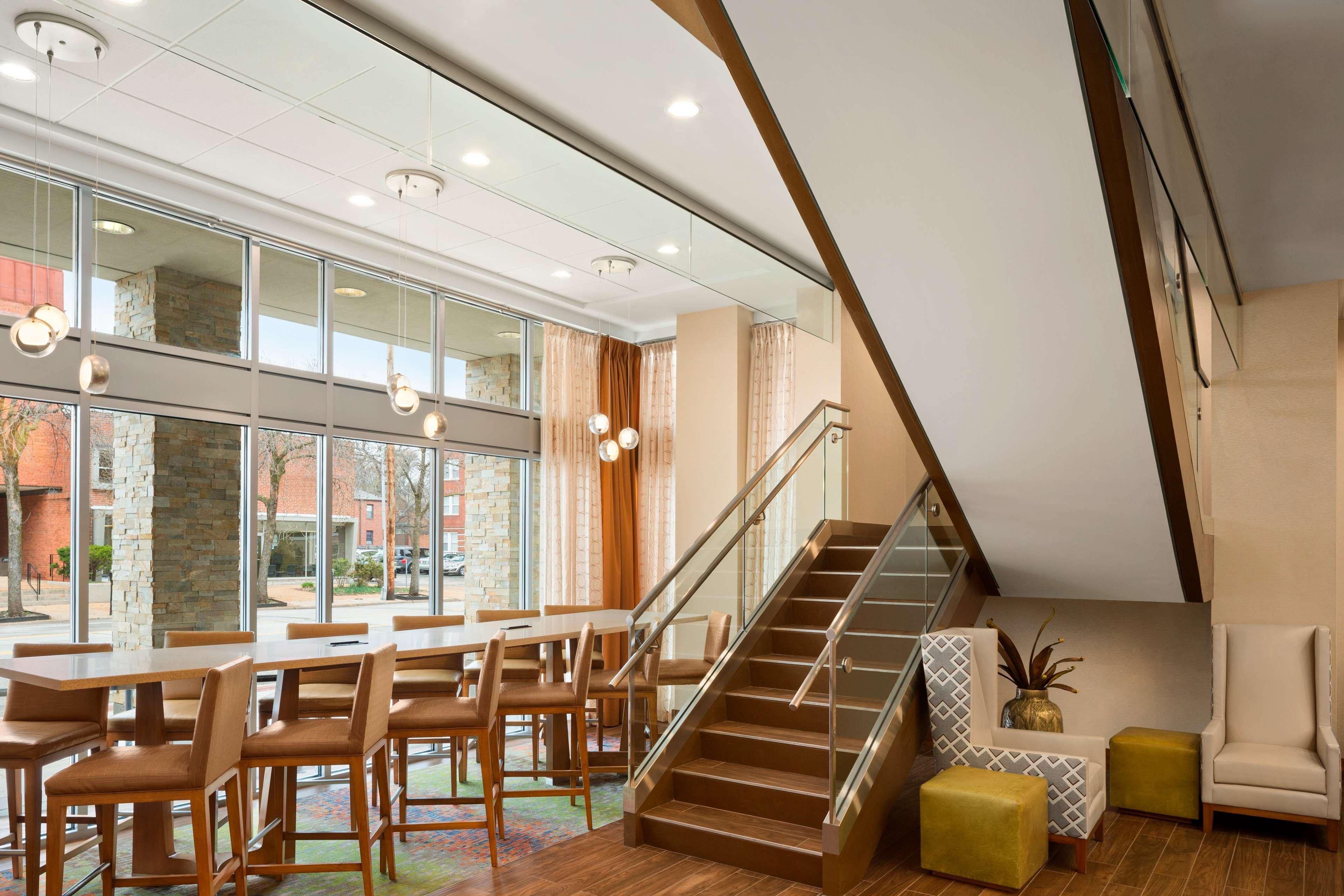 Hampton Inn And Suites Clayton/St. Louis-Galleria Area Bagian luar foto