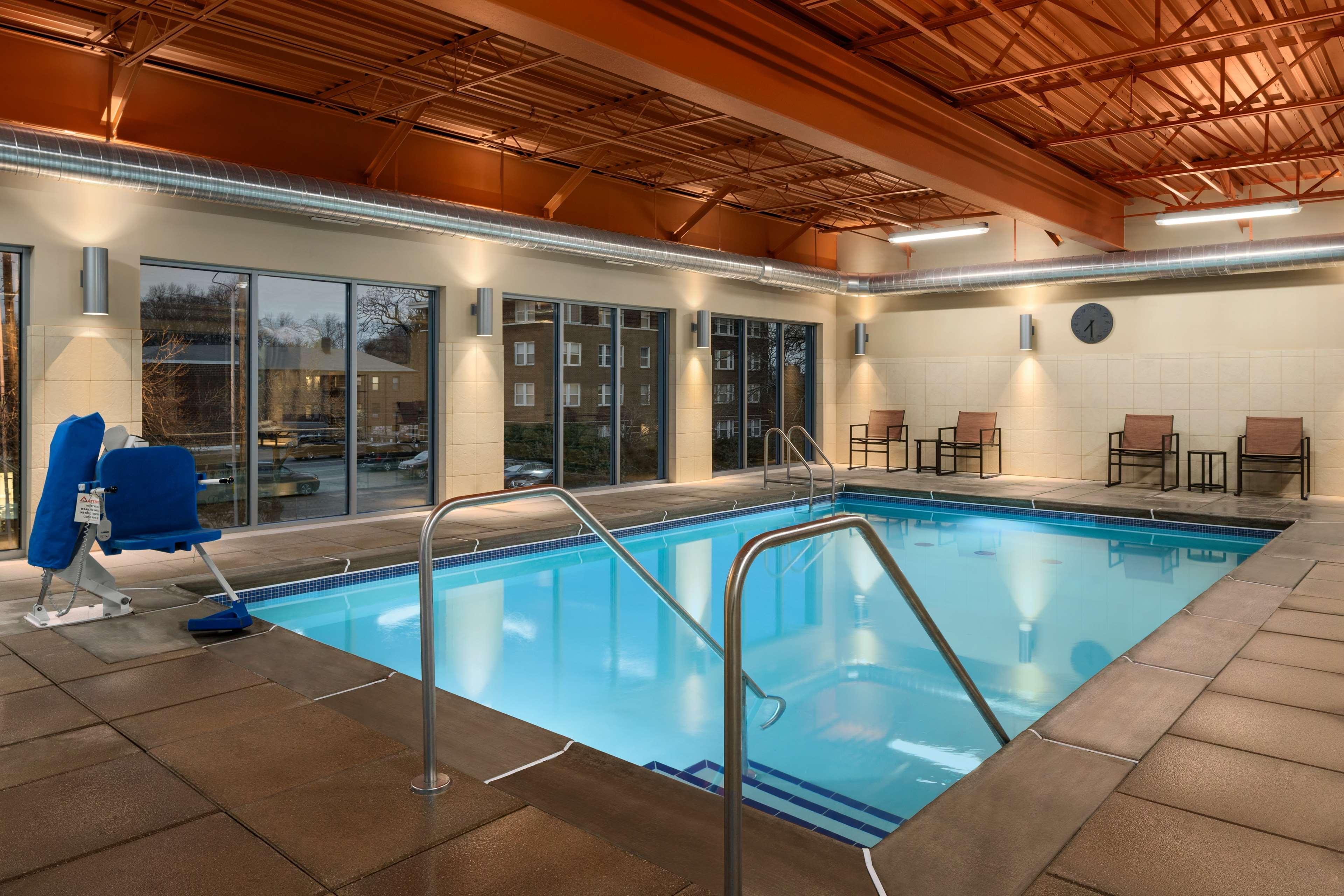 Hampton Inn And Suites Clayton/St. Louis-Galleria Area Bagian luar foto