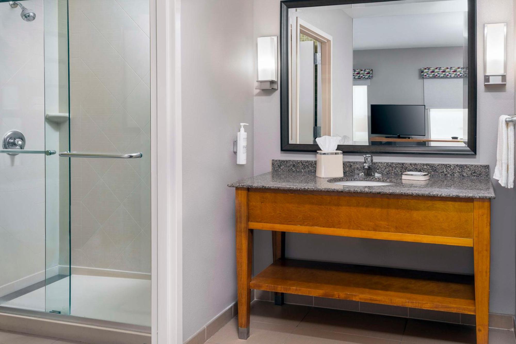 Hampton Inn And Suites Clayton/St. Louis-Galleria Area Bagian luar foto