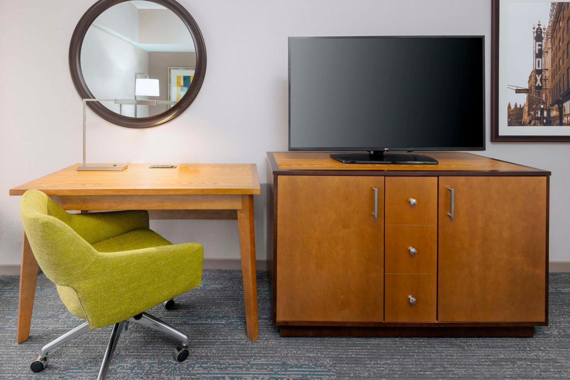 Hampton Inn And Suites Clayton/St. Louis-Galleria Area Bagian luar foto
