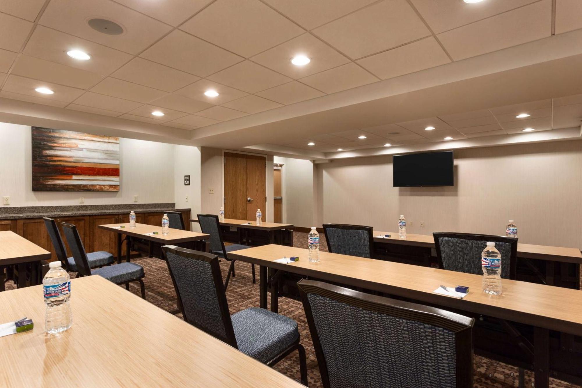 Hampton Inn And Suites Clayton/St. Louis-Galleria Area Bagian luar foto